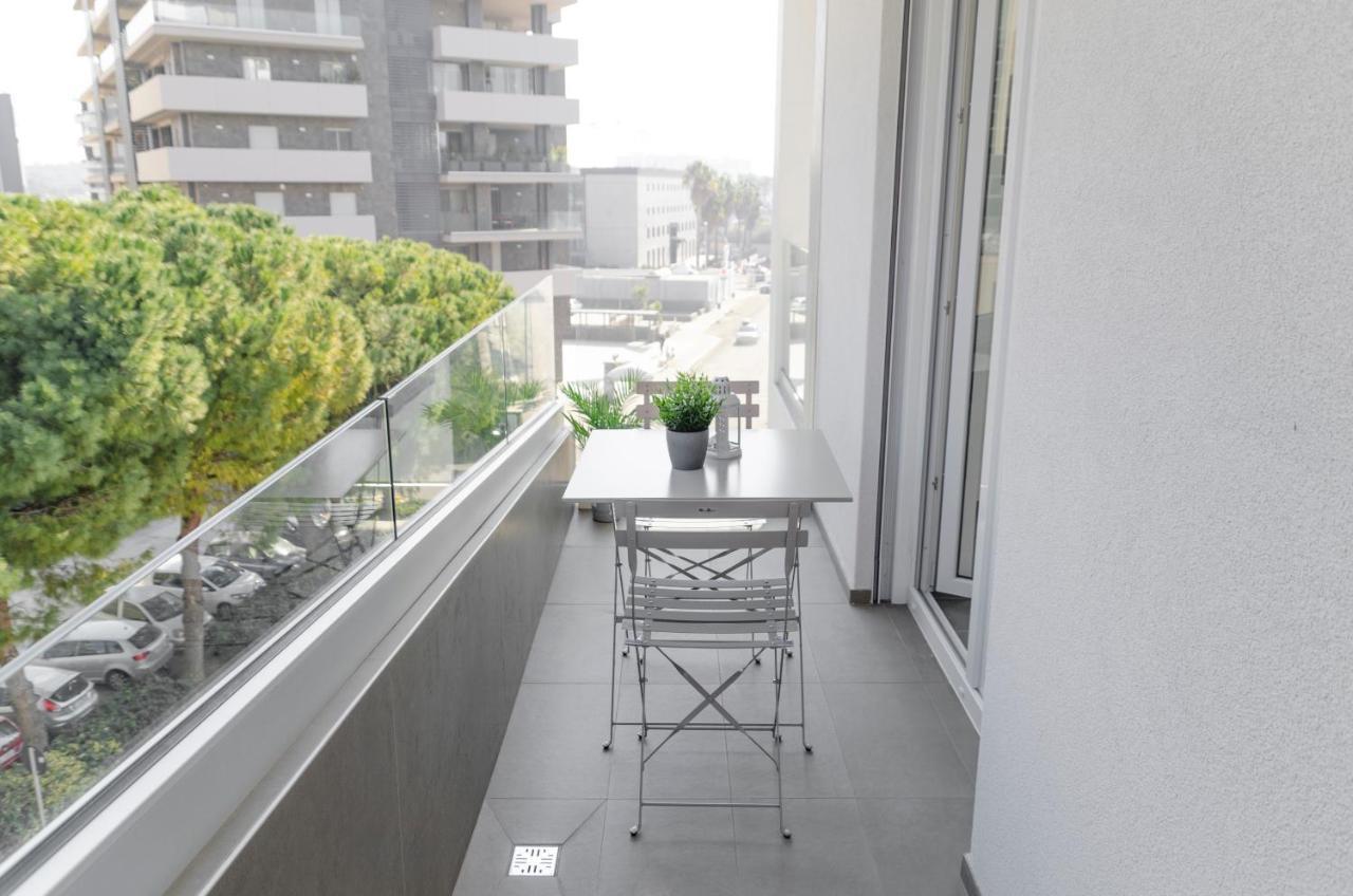 Апартаменты Apulialux - Exclusive And Modern City View, Private Parking Бари Экстерьер фото